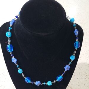 💙 Blue Glass Beaded Necklace – Vibrant & Timeless Accessory